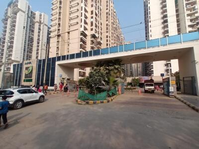 Ajnara Le Garden Entrance