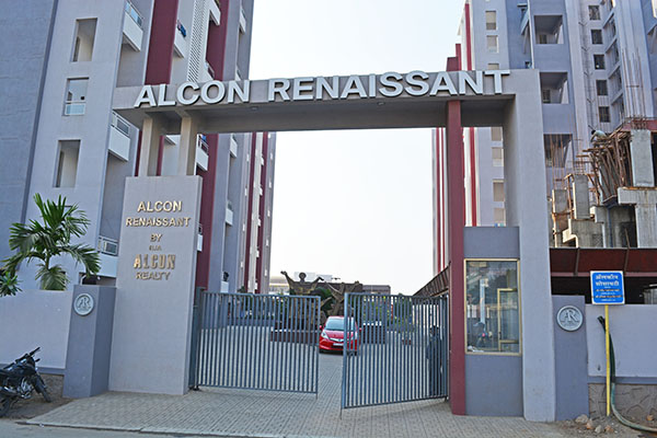 Alcon Renaissant Entrance