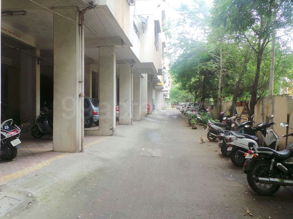 Amrut Runwal Paradise Parking Area