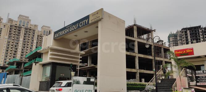 Antriksh Golf City Entrance