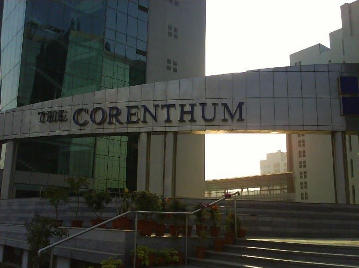 Corenthum building a house