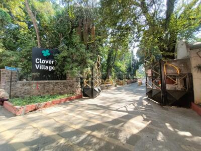 Clover Village Entrance