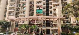 7th Avenue Bhk Flat In Gaur City Gaur 7th Avenue Resale Gaur City