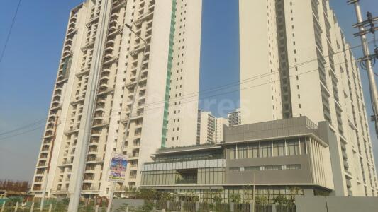 4 BHK Apartment / Flat for sale in Godrej Woods Sector 43 Noida - 3360 ...