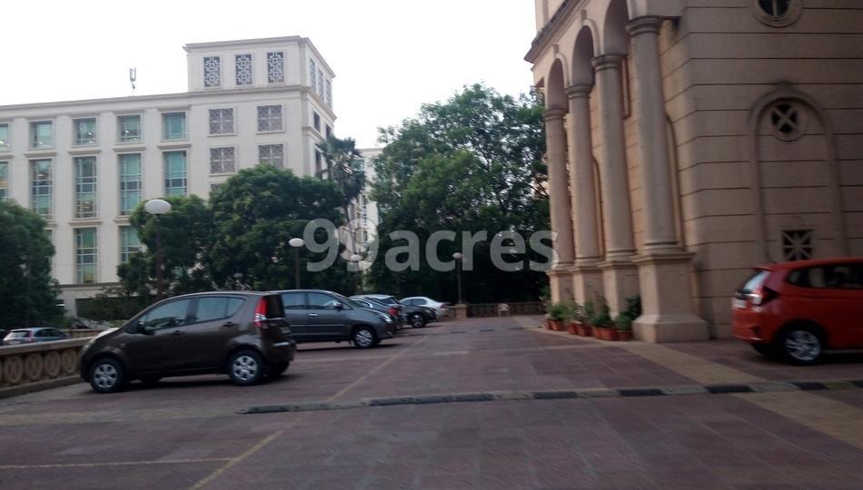 Hiranandani Gardens Glen Classic Open Parking