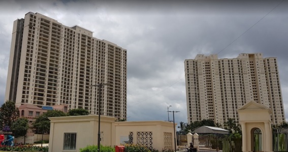 Hiranandani Club Meadows Entrance