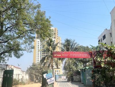 Kakkad La Vida Entrance