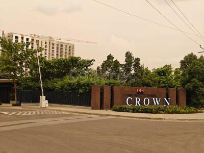 Crown Taloja by Lodha Entrance