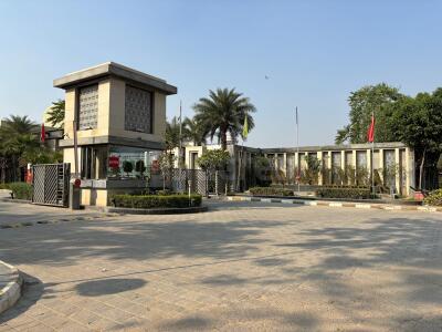 Manglams Grand City Entrance