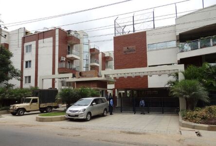 Ozone Residenza Entrance