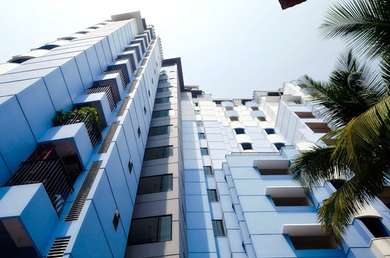 Queens Royal Enclave Image