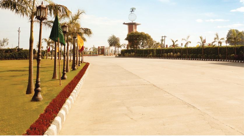 Royale Estate Group Royale Waterfront 2 Photos Zirakpur, Chandigarh