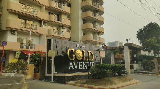 Saya Gold Avenue Entrance