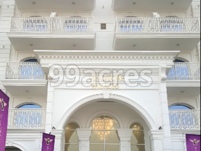 Vincitore Palacio Entrance